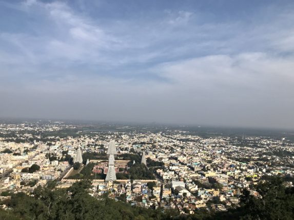 ティルヴァンナーマライの街並み