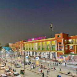 早朝のニューデリー駅