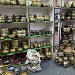 Himalayas Singing Bowl Centreの店内